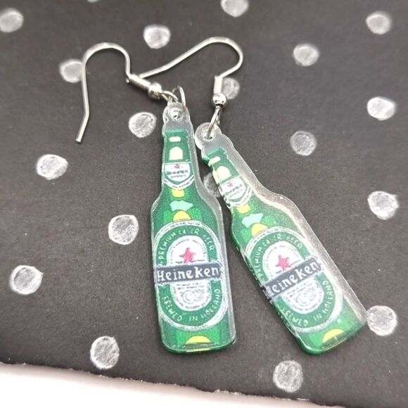 New HEINEKEN BEER BOTTLE cocktail  acrylic earrings - Picture 10 of 10